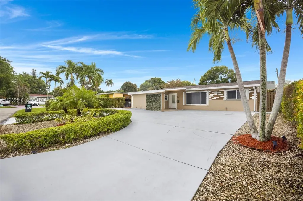 6450 Mckinley Street Hollywood FL 33024