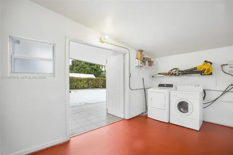 6450 Mckinley Street Hollywood FL 33024