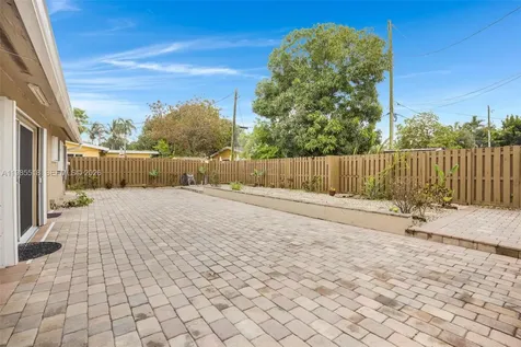 6450 Mckinley Street Hollywood FL 33024