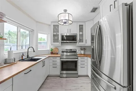 2590 N Rampart Way N Cooper City FL 33026