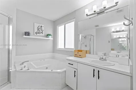 2590 N Rampart Way N Cooper City FL 33026
