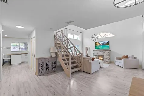 2590 N Rampart Way N Cooper City FL 33026