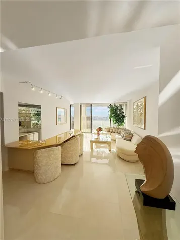 20281 E Country Club Drive Aventura FL 33180