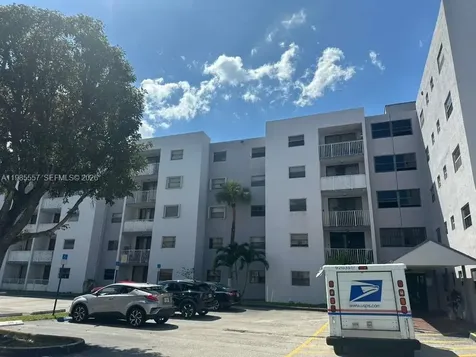 8185 NW 7th Street Miami FL 33126