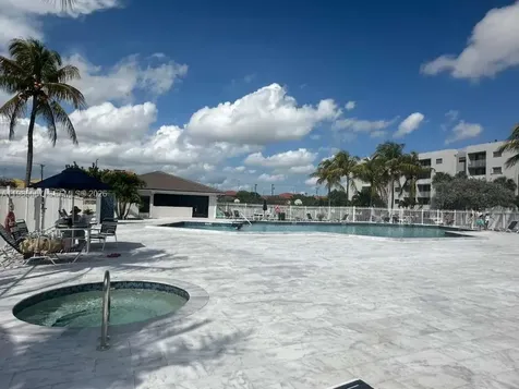 8185 NW 7th Street Miami FL 33126