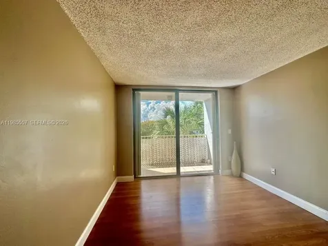 8185 NW 7th Street Miami FL 33126