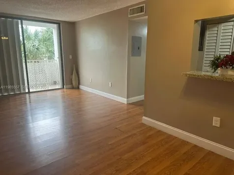 8185 NW 7th Street Miami FL 33126