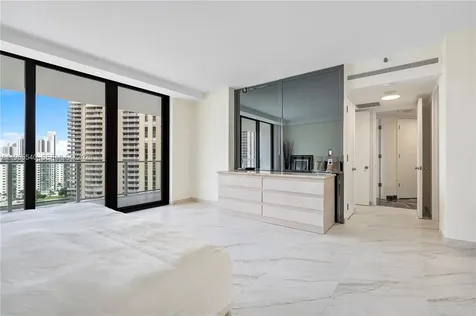 19500 Turnberry Way Aventura FL 33180