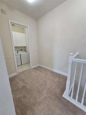 6841 N Lakeside Circle N Davie FL 33314