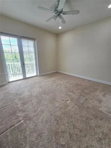 6841 N Lakeside Circle N Davie FL 33314