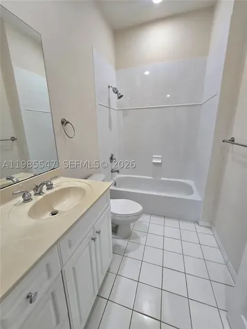 6841 N Lakeside Circle N Davie FL 33314