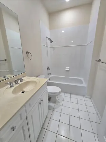 6841 N Lakeside Circle N Davie FL 33314