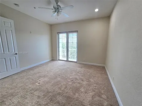 6841 N Lakeside Circle N Davie FL 33314