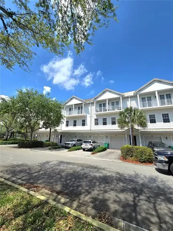 6841 N Lakeside Circle N Davie FL 33314