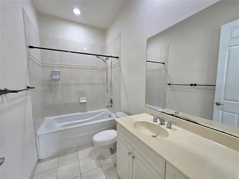 6841 N Lakeside Circle N Davie FL 33314