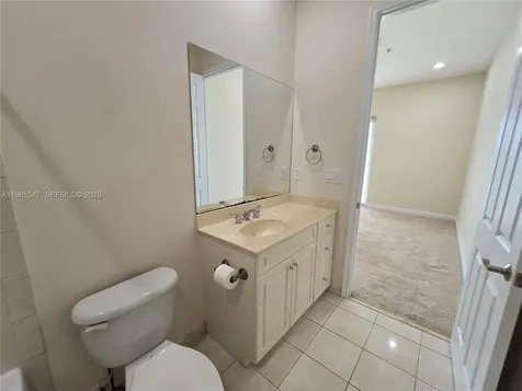 6841 N Lakeside Circle N Davie FL 33314
