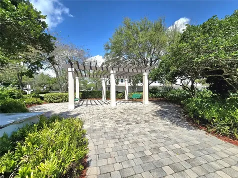 6841 N Lakeside Circle N Davie FL 33314