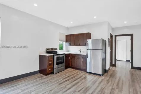 1020 SW 23rd Avenue Miami FL 33135