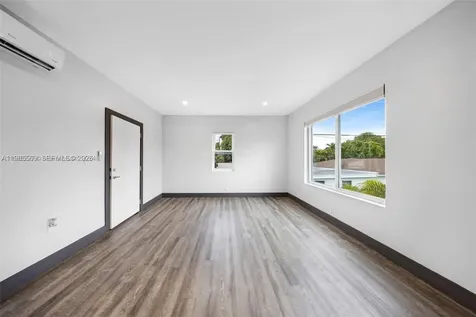 1020 SW 23rd Avenue Miami FL 33135
