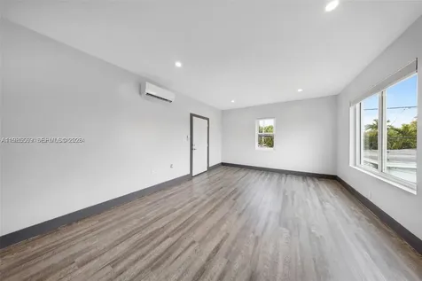 1020 SW 23rd Avenue Miami FL 33135