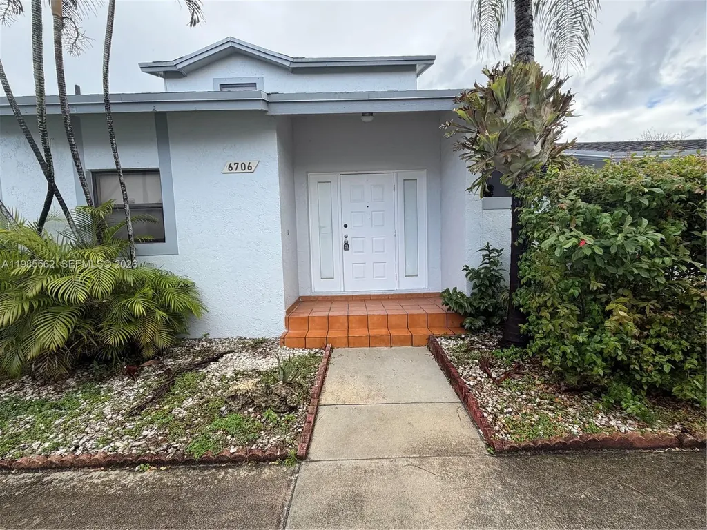 6706 SW 152nd Court Miami FL 33193