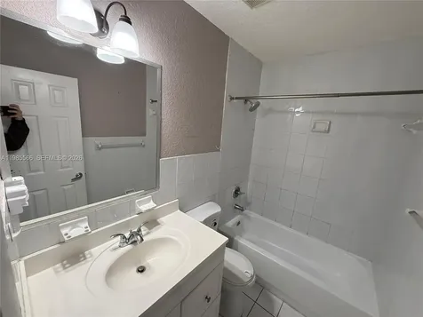 159 W 8th Street Hialeah FL 33010
