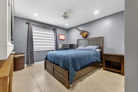 3777 NW 78th Avenue Davie FL 33024