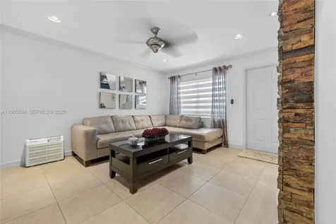 3777 NW 78th Avenue Davie FL 33024
