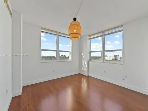 3232 SW 22nd Terrace Miami FL 33145
