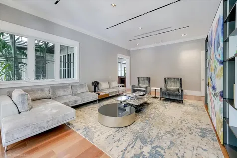 4550 Sunset Drive Coral Gables FL 33143