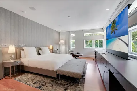 4550 Sunset Drive Coral Gables FL 33143