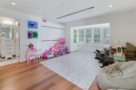 4550 Sunset Drive Coral Gables FL 33143