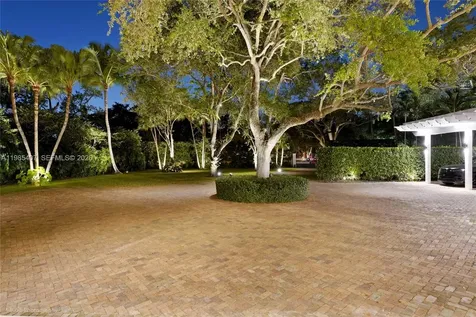 4550 Sunset Drive Coral Gables FL 33143