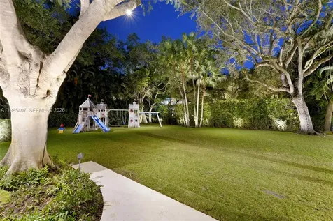 4550 Sunset Drive Coral Gables FL 33143