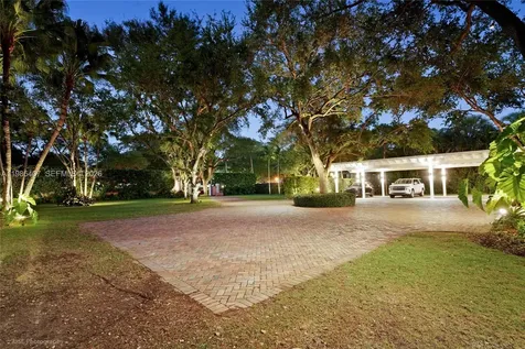 4550 Sunset Drive Coral Gables FL 33143