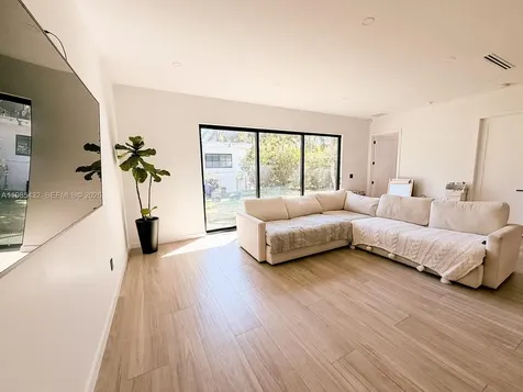 6200 SW 57th Drive South Miami FL 33143
