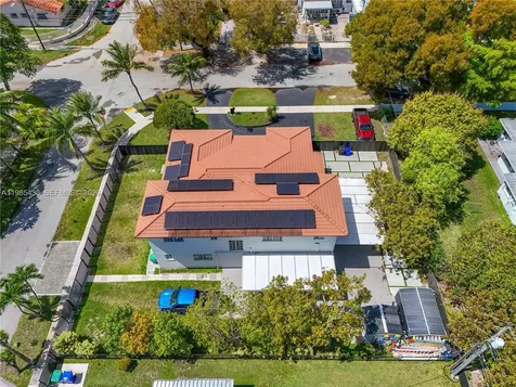 1851 NW 32nd Avenue Miami FL 33125