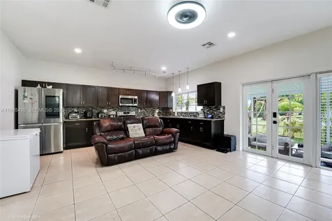1851 NW 32nd Avenue Miami FL 33125