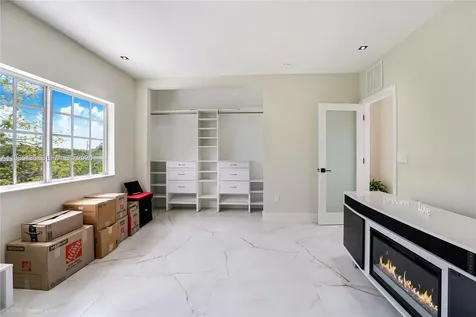1851 NW 32nd Avenue Miami FL 33125