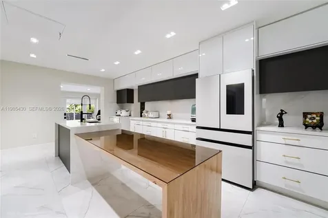 1851 NW 32nd Avenue Miami FL 33125