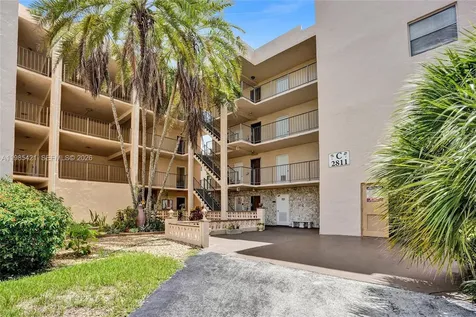 2811 Somerset Drive Lauderdale Lakes FL 33311