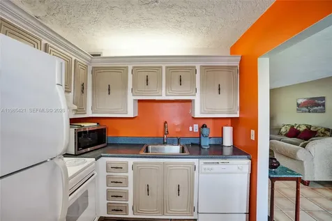 2811 Somerset Drive Lauderdale Lakes FL 33311