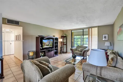 2811 Somerset Drive Lauderdale Lakes FL 33311