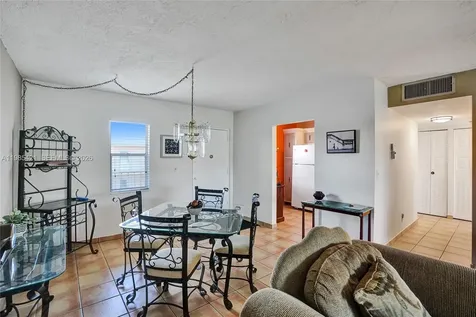 2811 Somerset Drive Lauderdale Lakes FL 33311