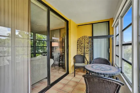 2811 Somerset Drive Lauderdale Lakes FL 33311