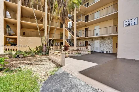 2811 Somerset Drive Lauderdale Lakes FL 33311
