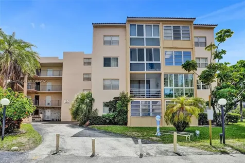 2811 Somerset Drive Lauderdale Lakes FL 33311
