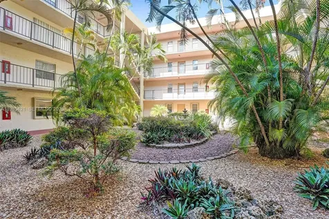 2811 Somerset Drive Lauderdale Lakes FL 33311