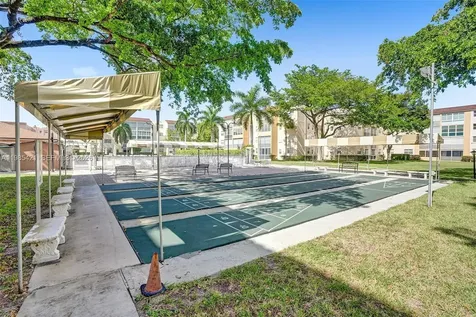 2811 Somerset Drive Lauderdale Lakes FL 33311