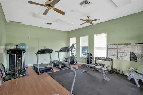 2811 Somerset Drive Lauderdale Lakes FL 33311